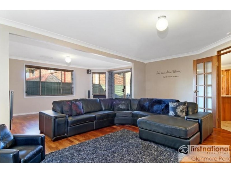 23 Windorra Avenue, Glenmore Park NSW 2745