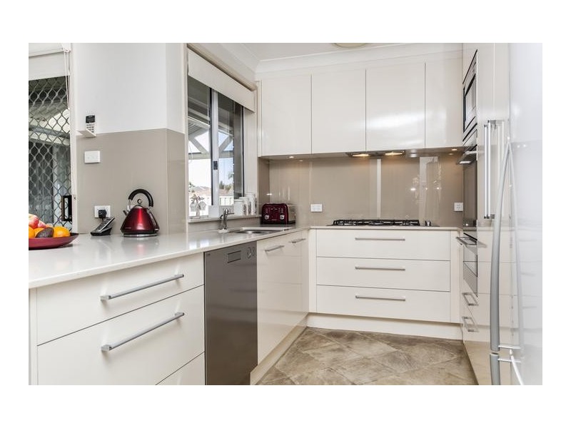 18 Killarney Ave, Glenmore Park NSW 2745