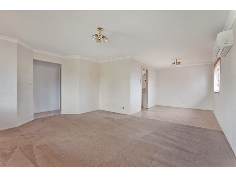 16 Muirfield Crescent, Glenmore Park NSW 2745