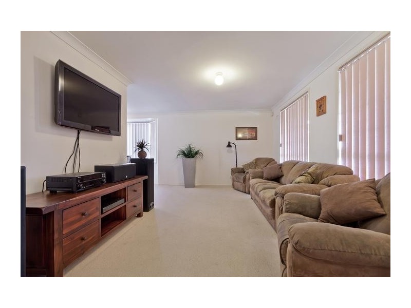 15 The Lakes Drive, Glenmore Park NSW 2745