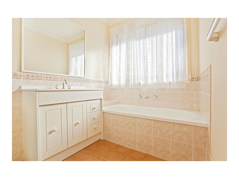 5 Castlerock Avenue, Glenmore Park NSW 2745