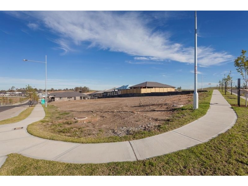 136 Bradley Street, Glenmore Park NSW 2745