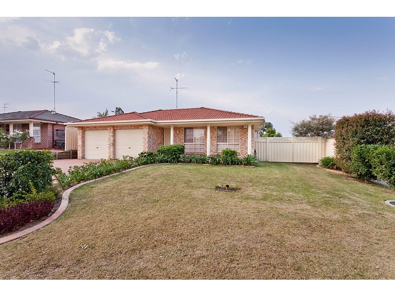15 The Lakes Drive, Glenmore Park NSW 2745