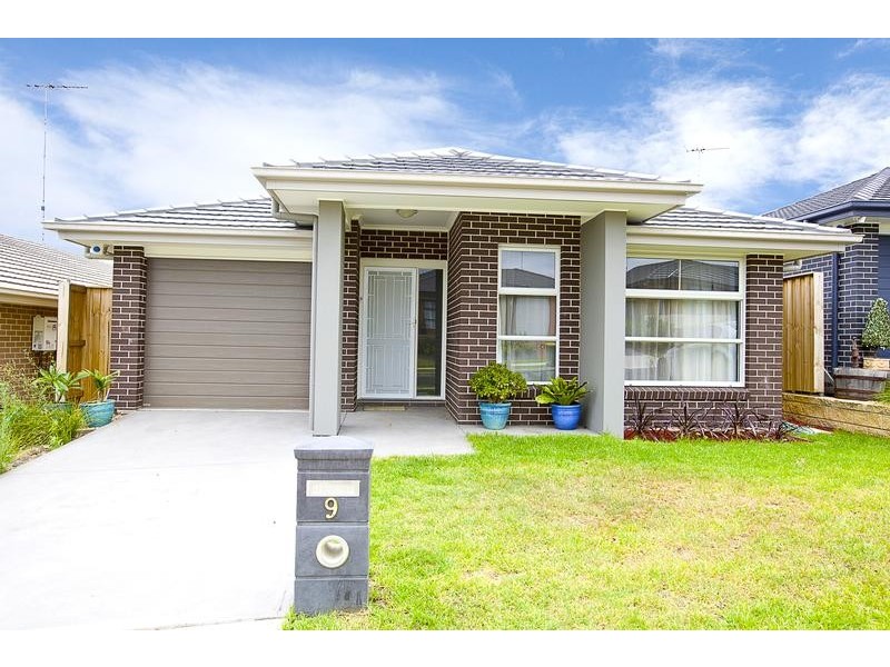 9 Sunrise Terrace, Glenmore Park NSW 2745