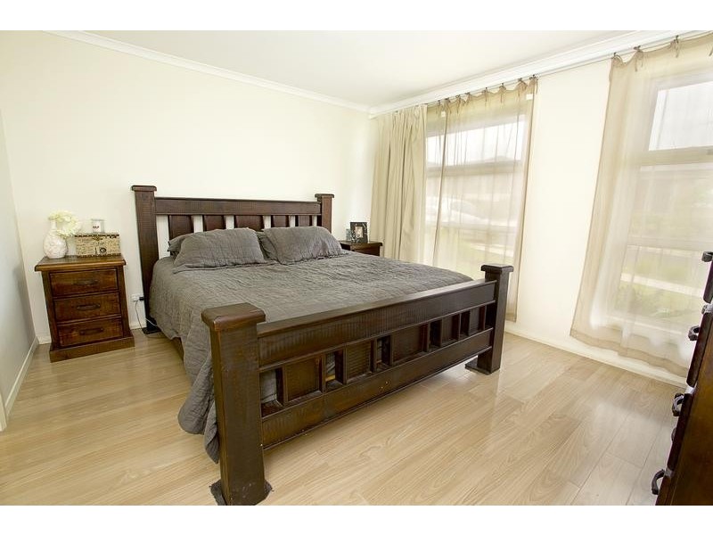 9 Sunrise Terrace, Glenmore Park NSW 2745