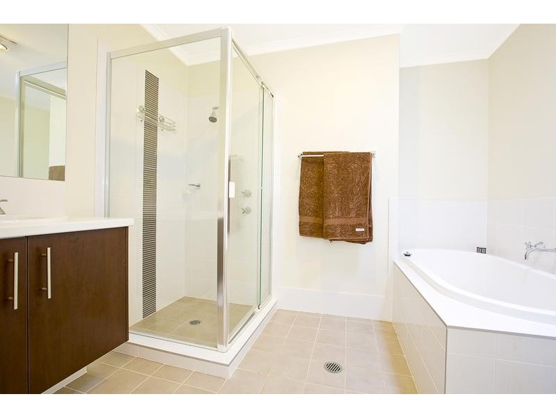 9 Sunrise Terrace, Glenmore Park NSW 2745