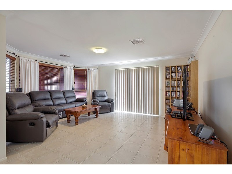 32 Aberdeen Circuit, Glenmore Park NSW 2745