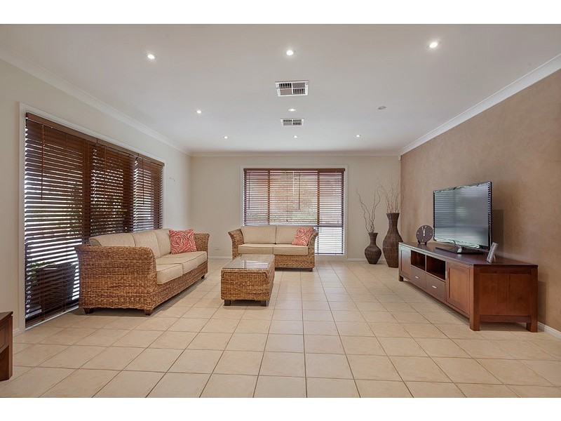 2 Torquay Terrace, Glenmore Park NSW 2745