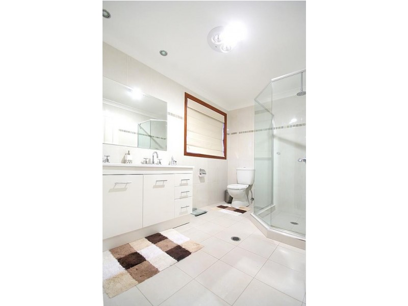 4 Parakeet Grove, Glenmore Park NSW 2745