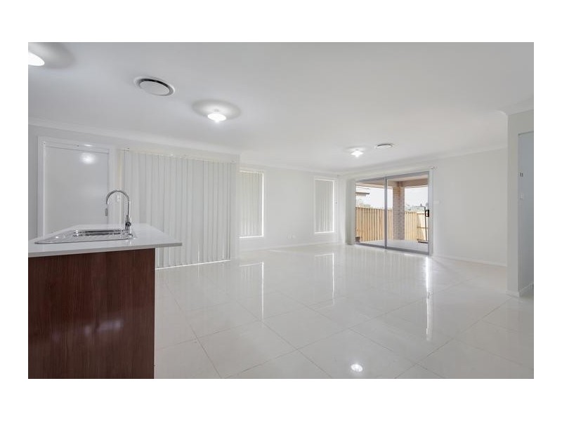 12 Hassall Way, Glenmore Park NSW 2745