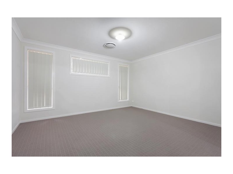 12 Hassall Way, Glenmore Park NSW 2745