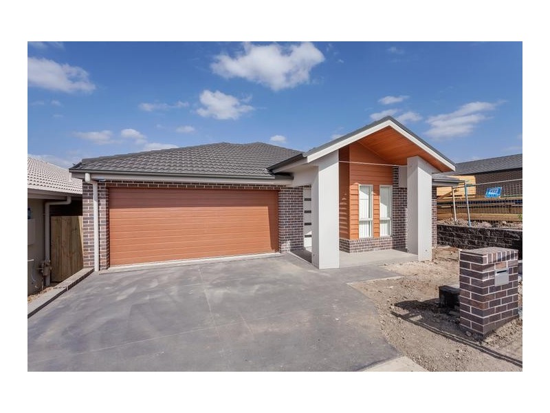 10 Hassall Way, Glenmore Park NSW 2745