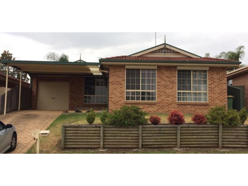9 Cowan Place, Glenmore Park NSW 2745