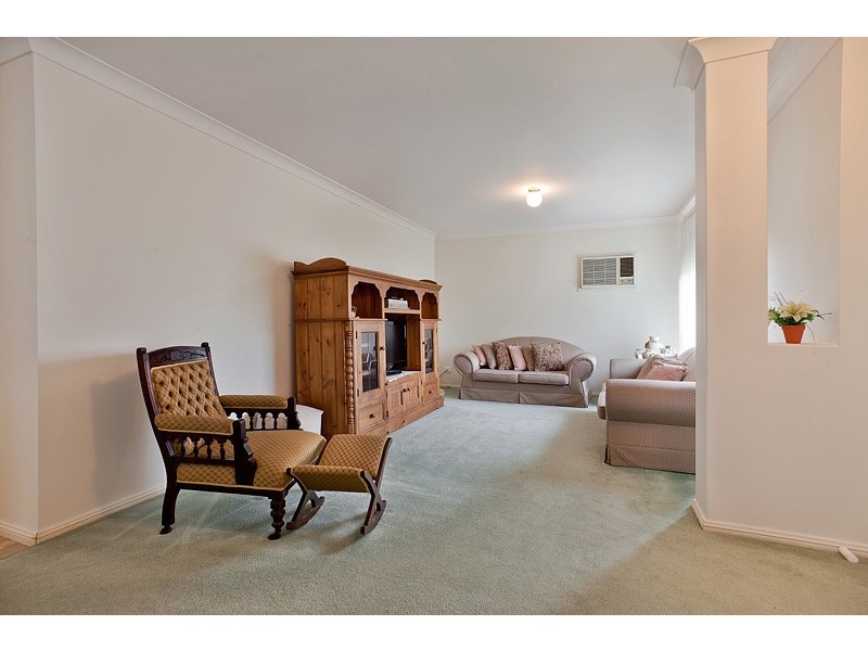 9 Dutba Place, Glenmore Park NSW 2745