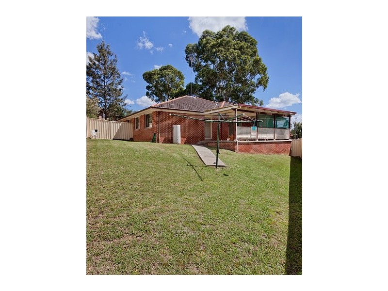 2/4 Jura Close, Cranebrook NSW 2749