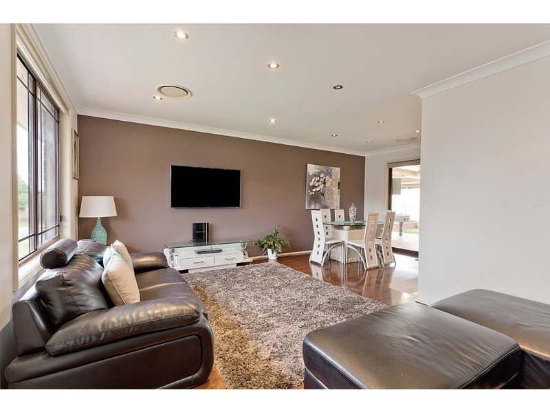 18 Silvereye Close, Glenmore Park NSW 2745