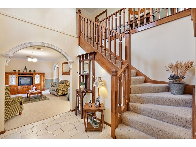 8 Burra Close, Glenmore Park NSW 2745