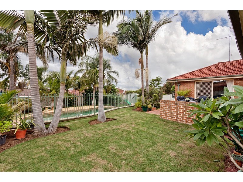 8 Burra Close, Glenmore Park NSW 2745