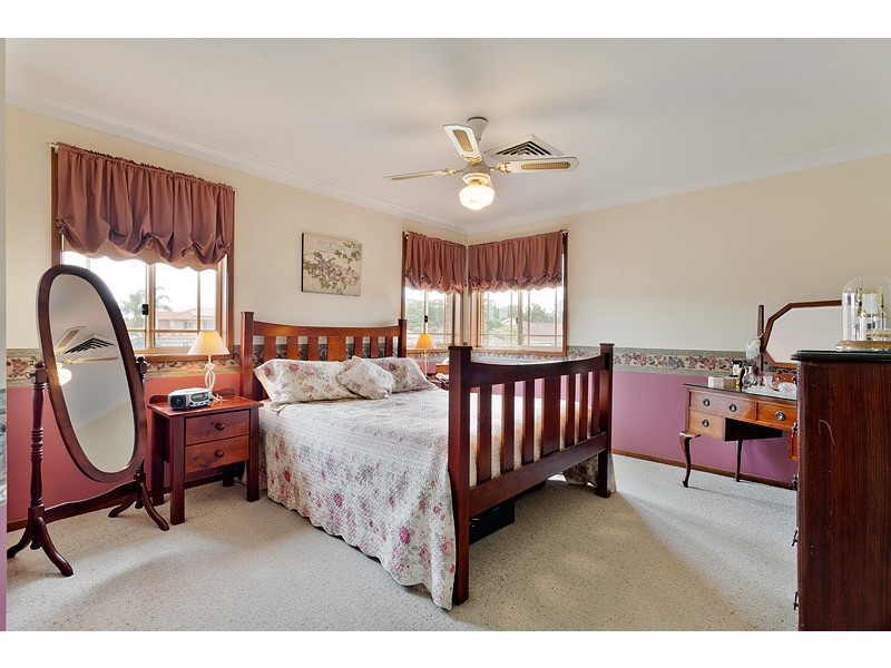 8 Burra Close, Glenmore Park NSW 2745