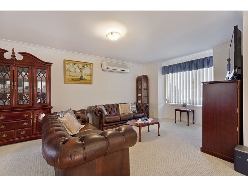17 Dunna Place, Glenmore Park NSW 2745