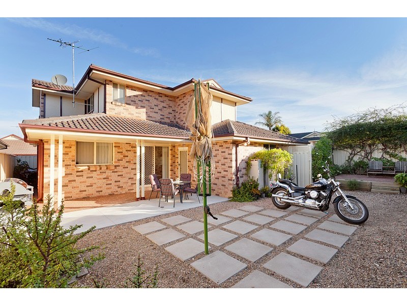 17 Dunna Place, Glenmore Park NSW 2745