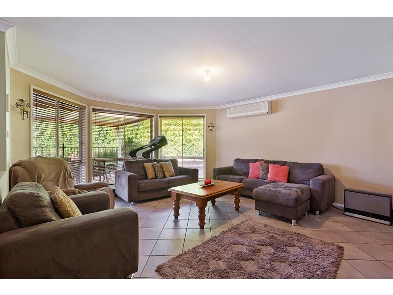 6 Bayldon Place, Glenmore Park NSW 2745