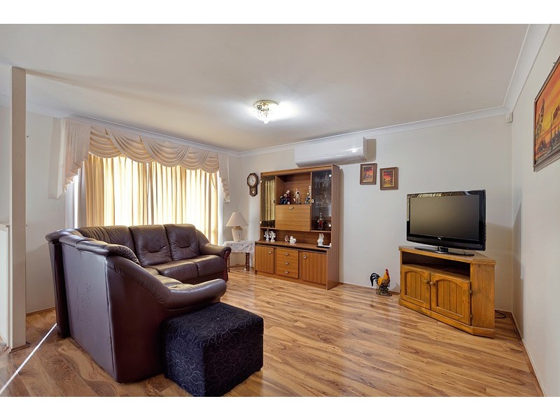 4 Corella Cres, Glenmore Park NSW 2745