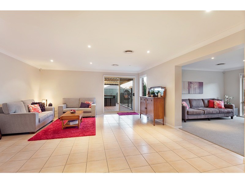 6 Branksome Way, Glenmore Park NSW 2745