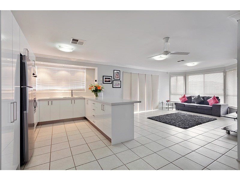 30 Kobina Ave, Glenmore Park NSW 2745