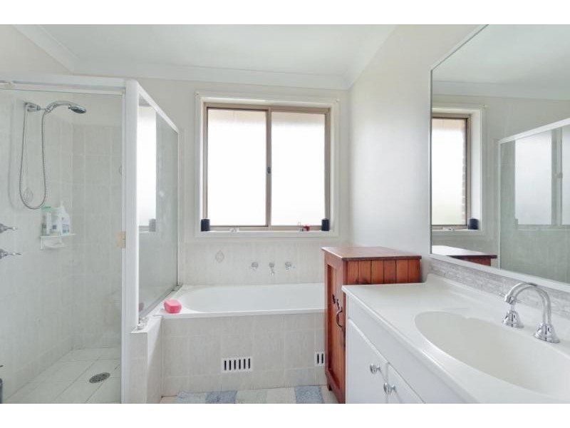 10 Mari Close, Glenmore Park NSW 2745