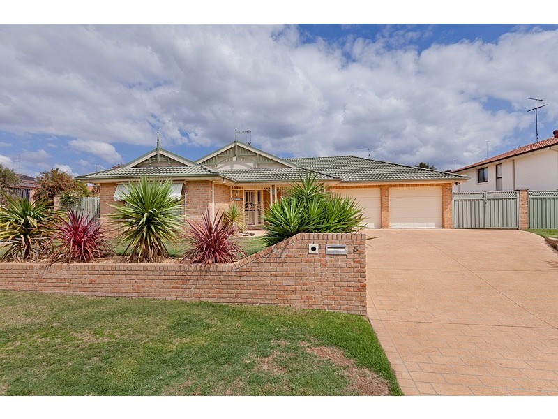 5 Huntingdale Drive, Glenmore Park NSW 2745