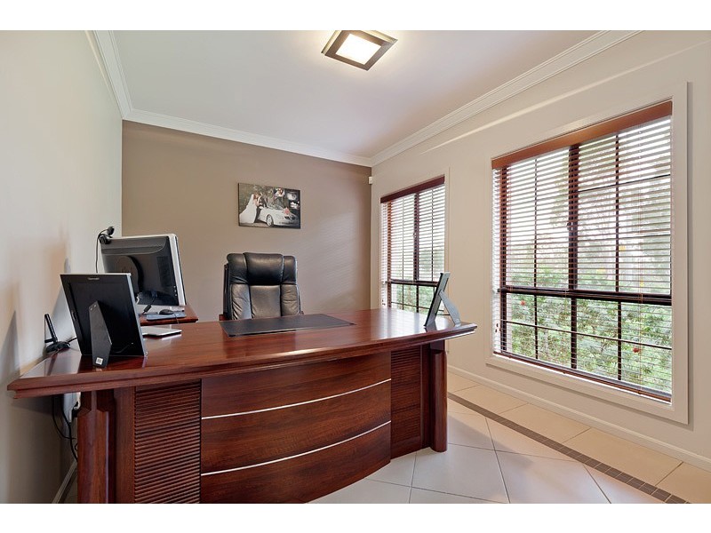 68 Ridgetop Drive, Glenmore Park NSW 2745