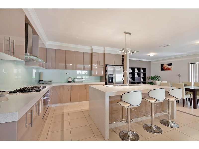 68 Ridgetop Drive, Glenmore Park NSW 2745