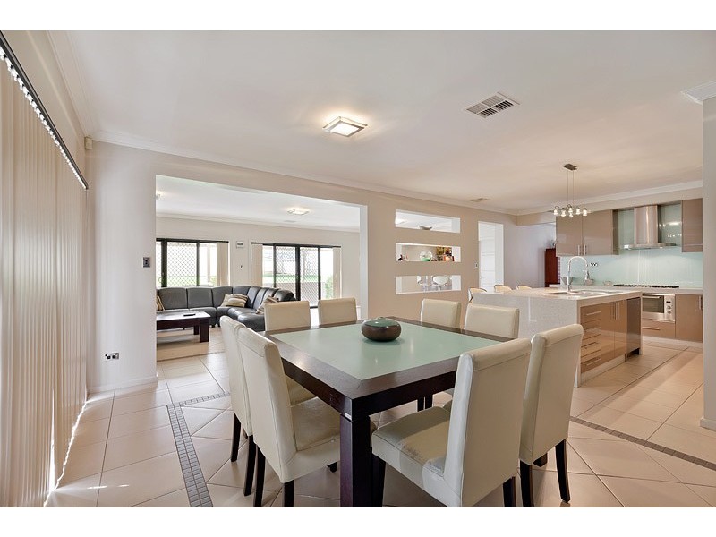 68 Ridgetop Drive, Glenmore Park NSW 2745