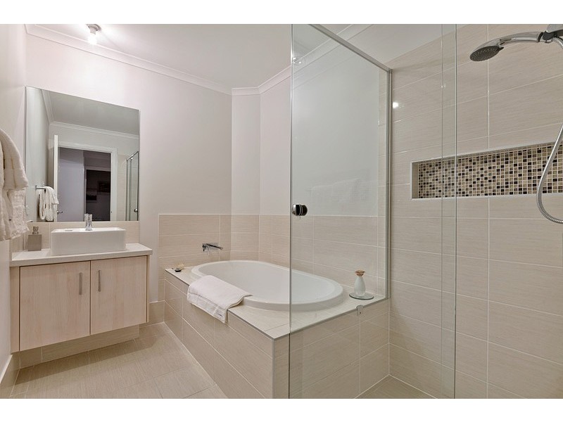 7 Risus Avenue, Glenmore Park NSW 2745