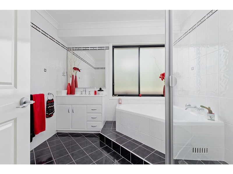 116 Glengarry Drive, Glenmore Park NSW 2745