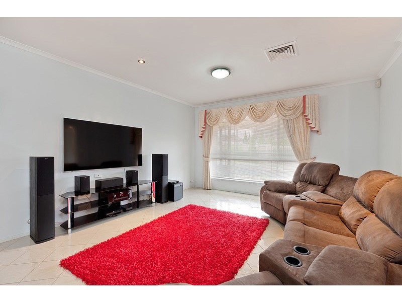 1 Marcus Clarke Cres, Glenmore Park NSW 2745