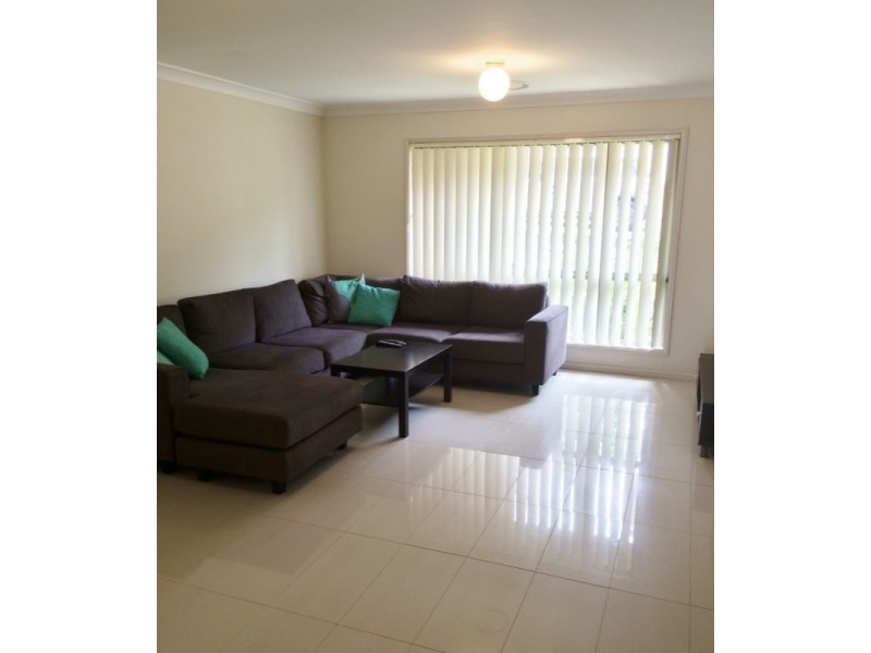 4/113 The Lakes Drive, Glenmore Park NSW 2745