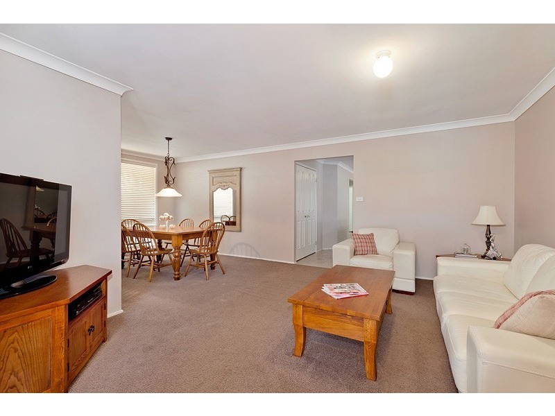 13 Kukundi Drive, Glenmore Park NSW 2745