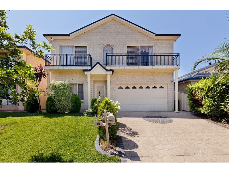 18 Lakewood Terrace, Glenmore Park NSW 2745