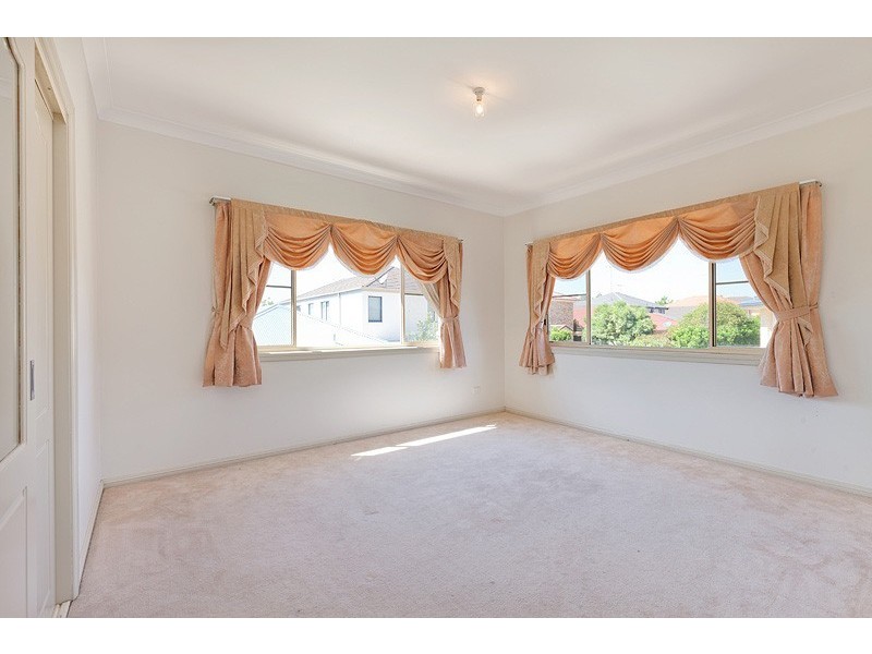 18 Lakewood Terrace, Glenmore Park NSW 2745