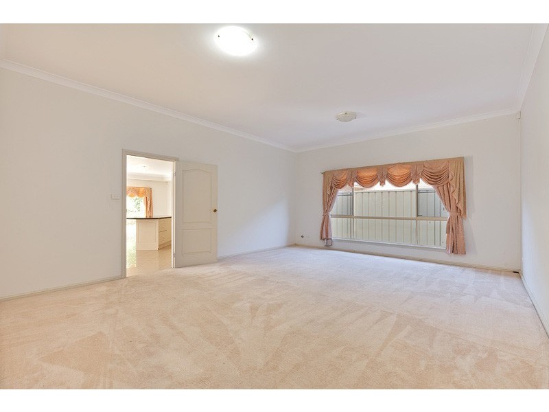 18 Lakewood Terrace, Glenmore Park NSW 2745