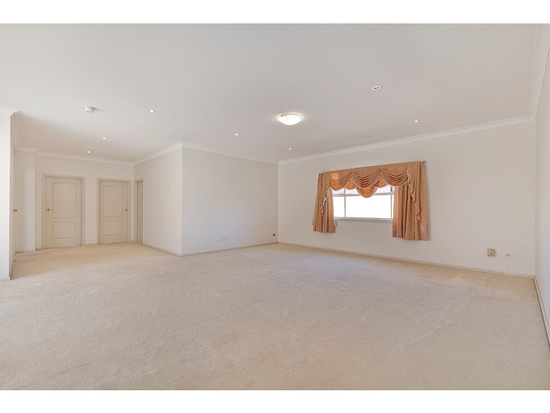 18 Lakewood Terrace, Glenmore Park NSW 2745