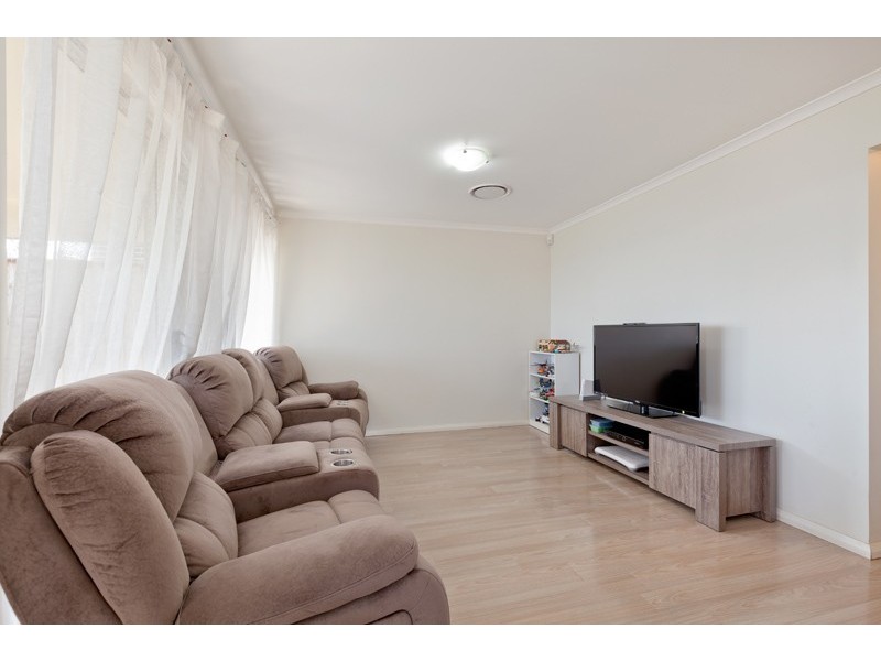 9 Sunrise Terrace, Glenmore Park NSW 2745