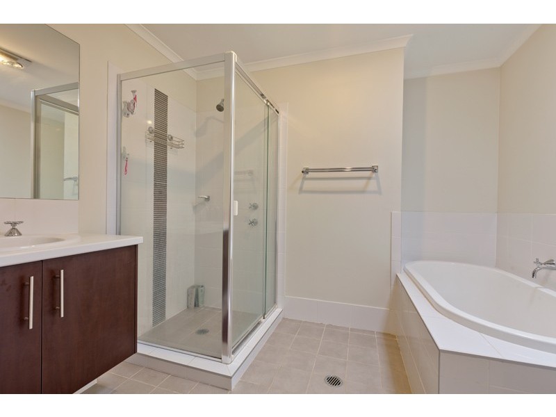 9 Sunrise Terrace, Glenmore Park NSW 2745