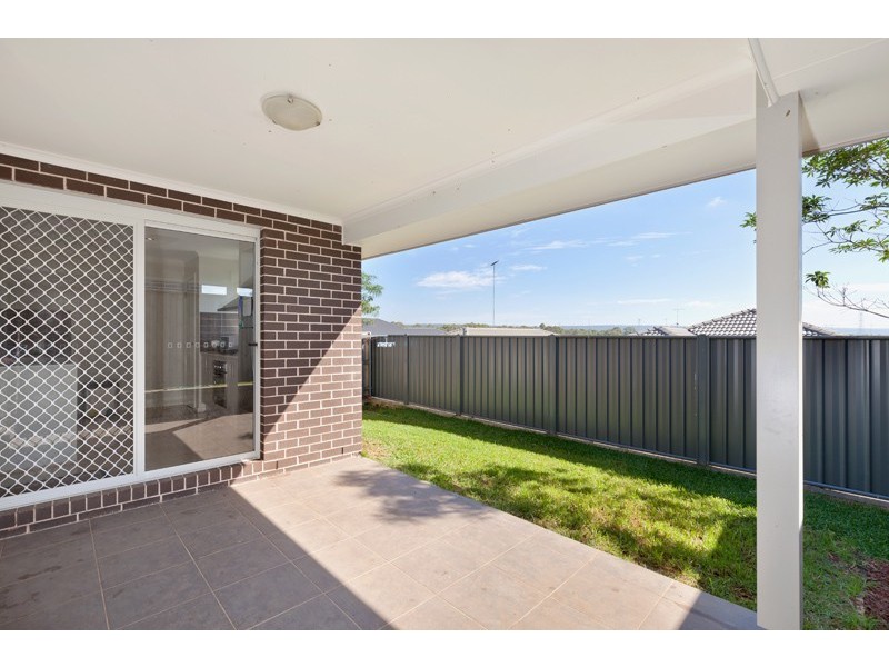 9 Sunrise Terrace, Glenmore Park NSW 2745