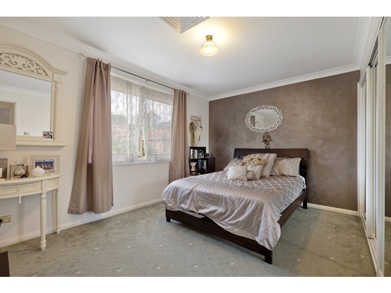 5 Marie Pitt Place, Glenmore Park NSW 2745