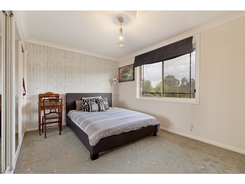 5 Marie Pitt Place, Glenmore Park NSW 2745