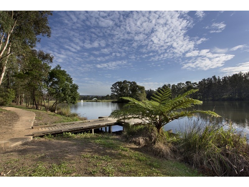 5 Marie Pitt Place, Glenmore Park NSW 2745