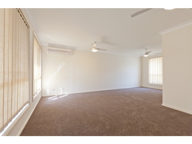 25 Ferntree Close, Glenmore Park NSW 2745